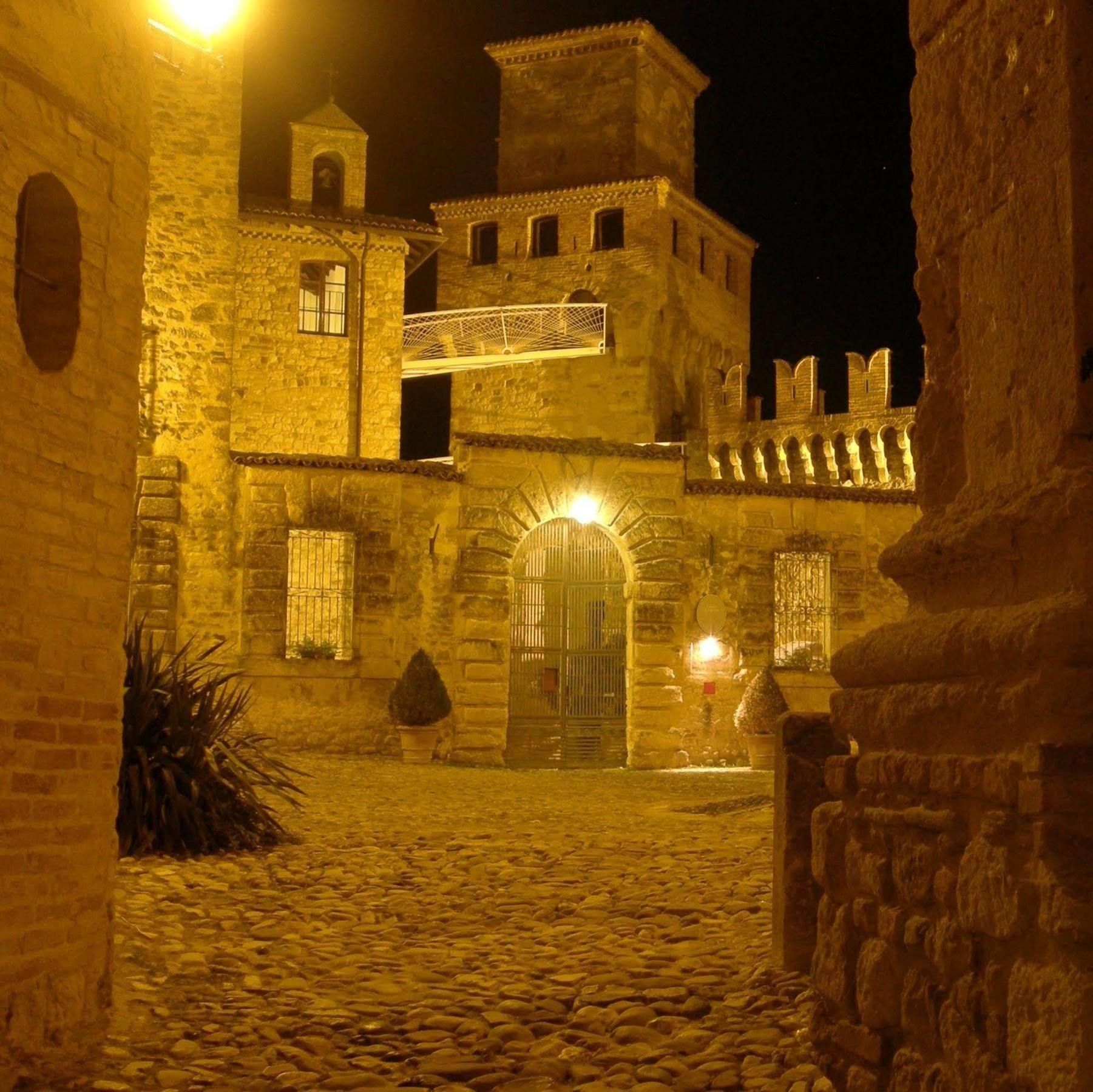 Hotel Castello Di Vigoleno Exterior foto