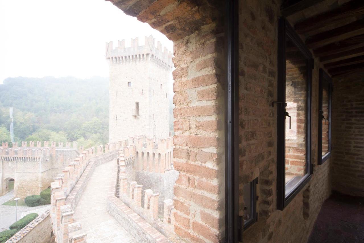 Hotel Castello Di Vigoleno Exterior foto