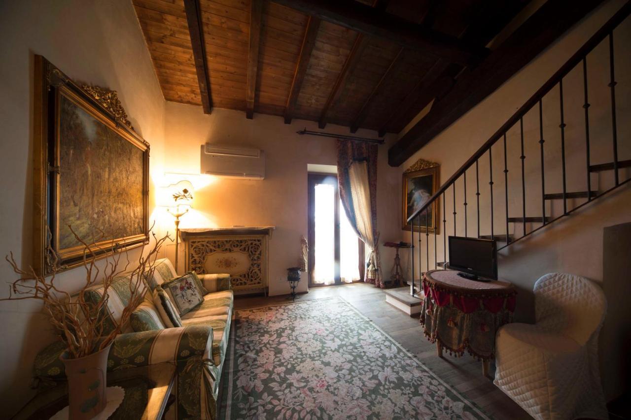 Hotel Castello Di Vigoleno Exterior foto